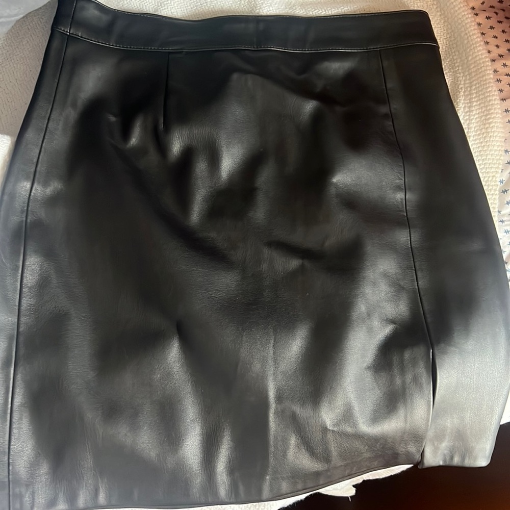 ZARA BLACK LEATHER SKIRT